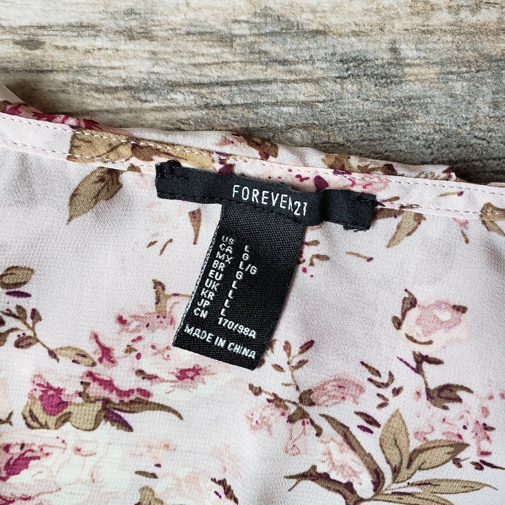 Forever 21 Floral Ruffle Button Top - Picture 4 of 7